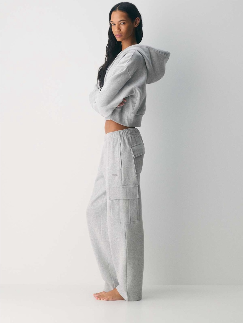 Aritzia Cozy Sweatfleece Mega Cargo Sweatpant Heathered Light Grey Size Large